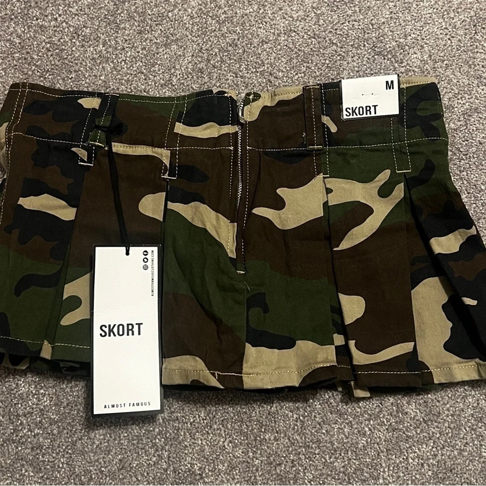 Almost Famous Camouflage Skort - Picture 4 of 5